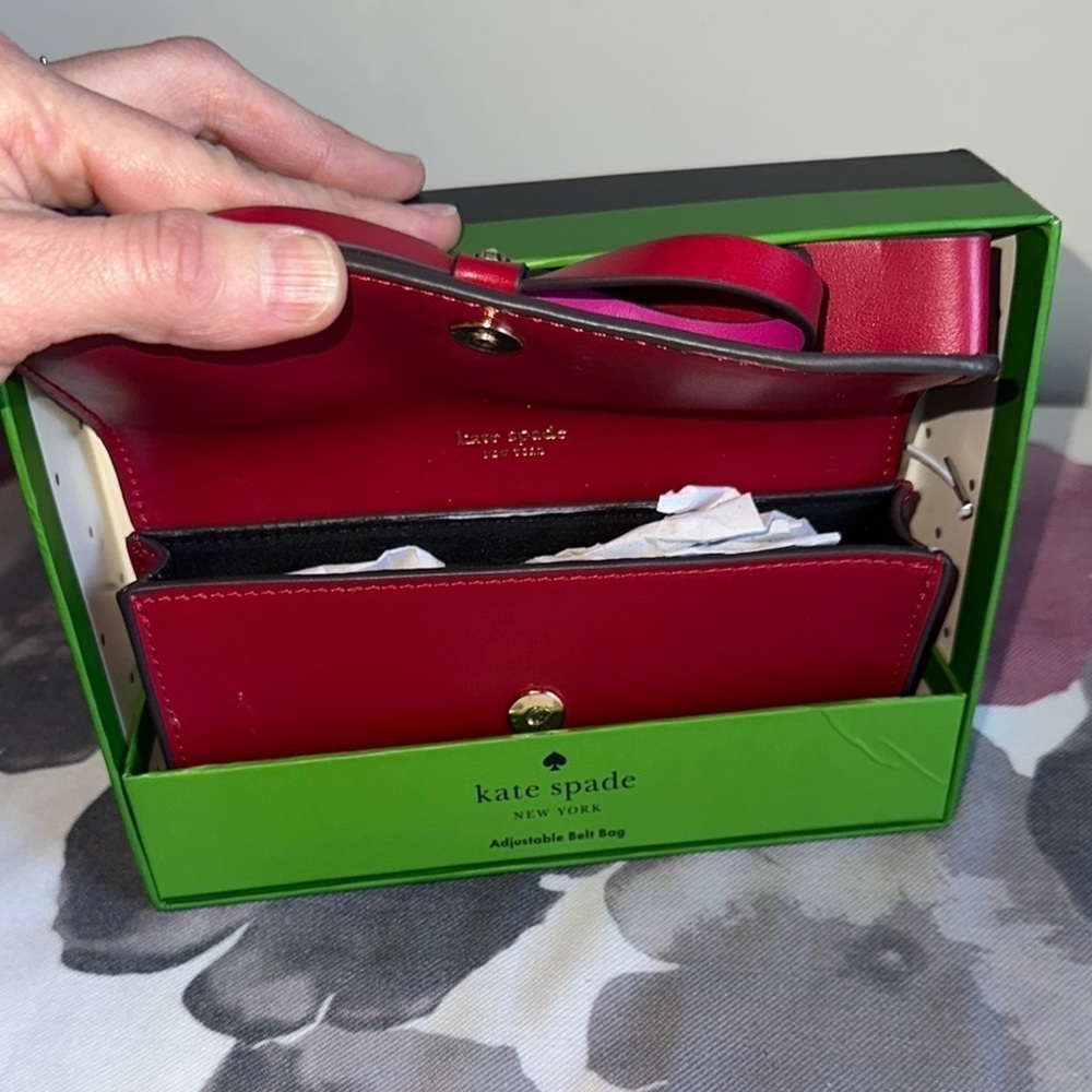 Kate Spade ♠️ Leather Waist Bag / Fanny Pack Belt Bag with Red Bow - Picture 4 of 4
